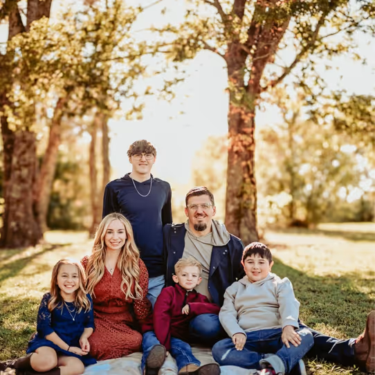 Fabio Nass with his wife and children in Arkansas